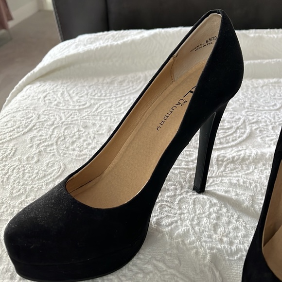 Chinese Laundry Heels 8.5 - Picture 2 of 5